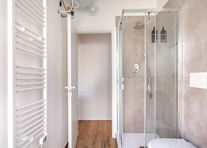 New Happiness Tram 150m Apartament